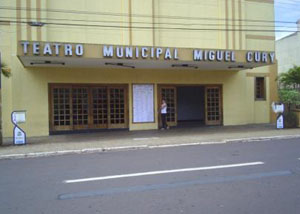 Teatro Municipal Miguel Cury em Ourinhos